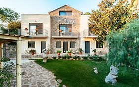 Mylos Apartments